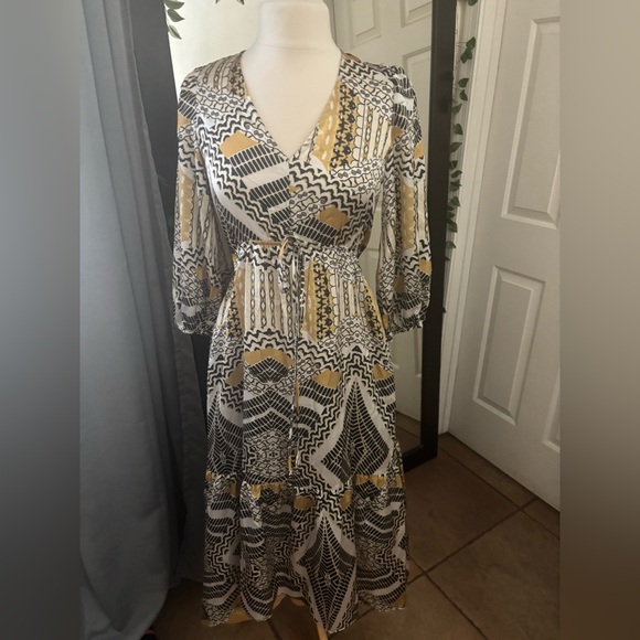 MELLODAY Black and Gold Patterned Midi Dress - Picture 1 of 6